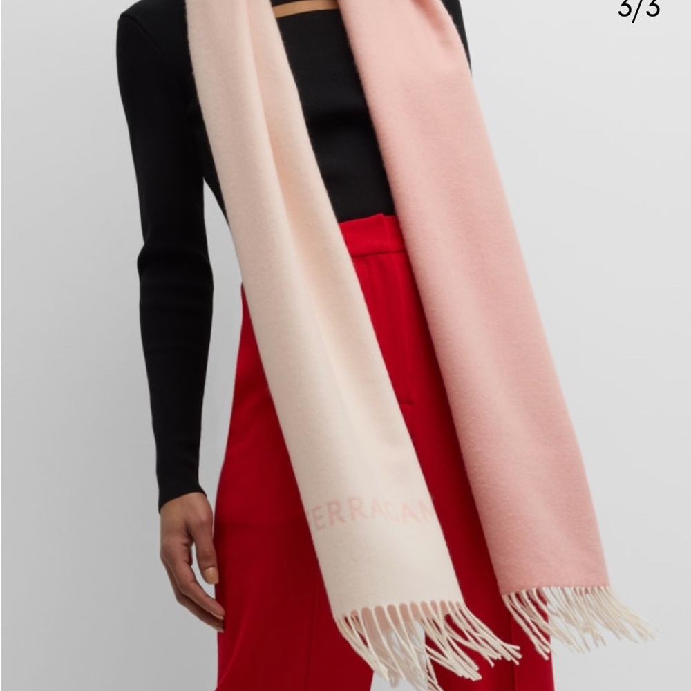 Salvatore Ferragamo Pink ombré cashmere scarf never worn